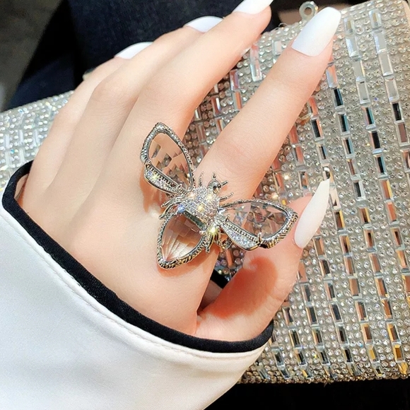 Lux Silver Crystal Glass Bee Ring - Picture 1 of 3